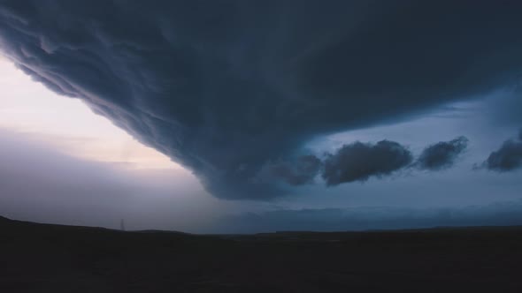 Giant Supercell Thunderstorm Timelapse alt