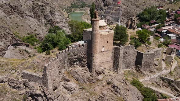 Historical Ispir Castle alt