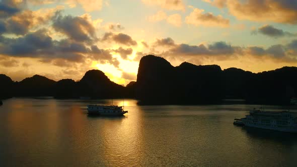 Beautiful Sunset in Halong Bay Vietnam during my visit this year in May 2018. It was a magical momen alt
