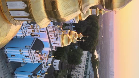 Vertical Video of St alt