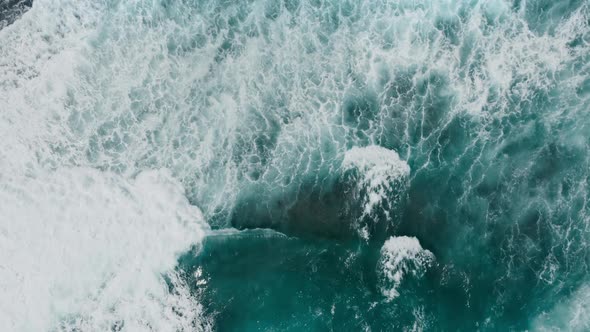 Zooms in on the Big Power Ocean Waves with White Wash alt