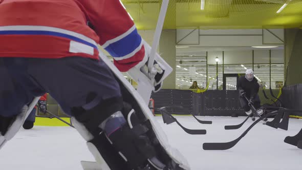 Sportsmen on Hockey Training alt