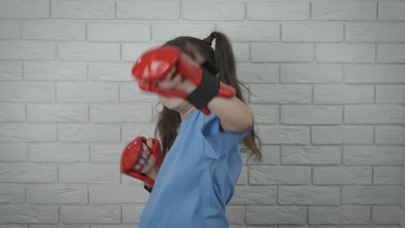Girl in Boxing alt
