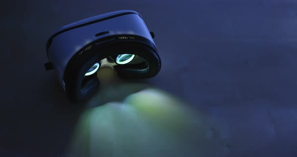 Virtual Reality Device alt