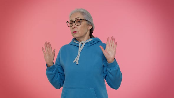 Confused Mature Old Granny Grandmother Feeling Embarrassed About Question Having Doubts No Idea alt