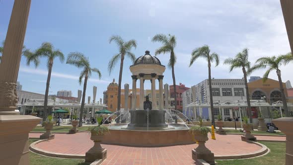 Fountain with columns alt