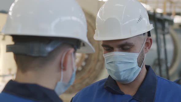 Sequence of  Supervisor Taking Temperature of Workers alt