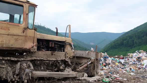 The Recycling Plant is Not Working An Ecological Catastrophe for Humanity alt