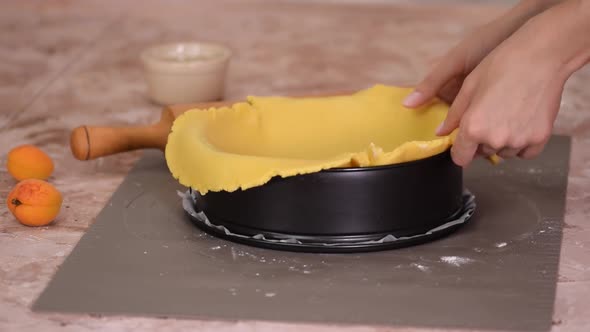 Process of Making Apricot Homemade Pie