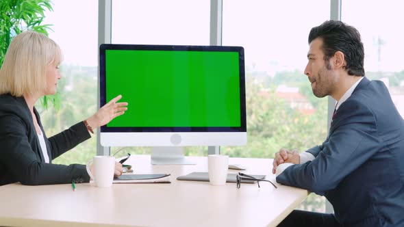 Business People in the Conference Room with Green Screen alt