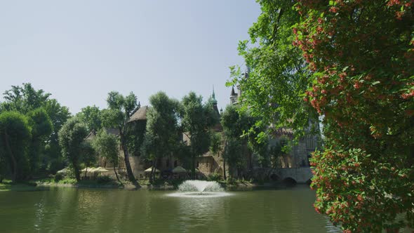 Pond with fountain in Budapest City Park alt