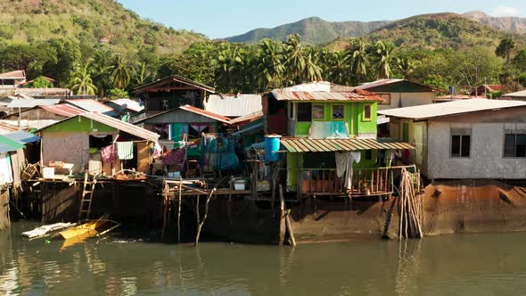 Fishermen Houses on the Water Philippines Palawan alt