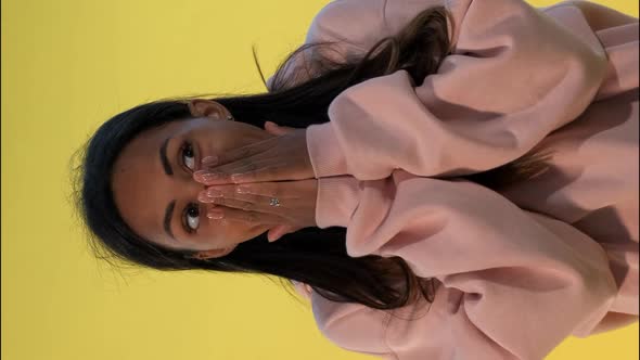 African Woman Is Very Glad That Her Expectations Have Come True alt