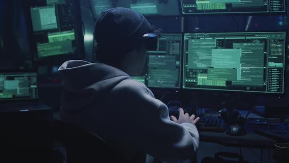 Hacking Data in Virtual Reality Headset alt