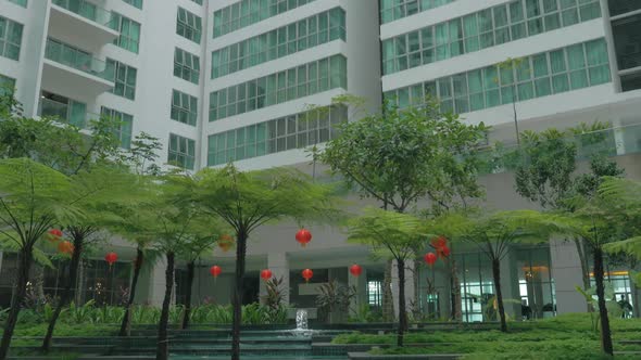 In Kuala Lumpur, Malaysia Seen Skyscraper and Unusual Fountain alt