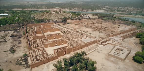 Iraq Hilla Governorate, the ancient city of Babylon alt