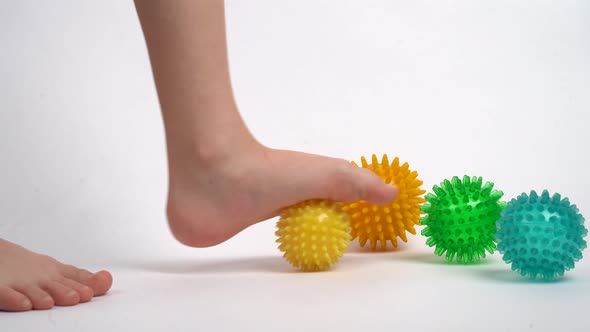 Prevention of Children's Flat Feet and Valgus of the Foot Exercises with Massage Balls alt