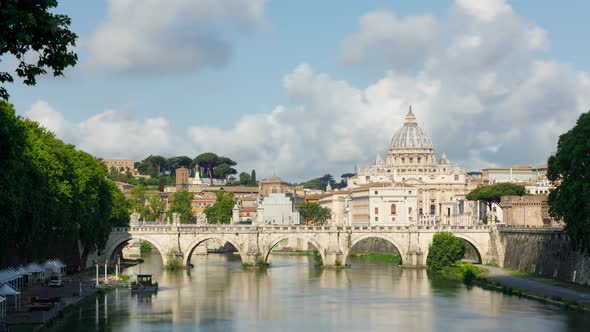 Time Lapse River Tiber in Rome and St Peter’s Basilica in Vatican City alt