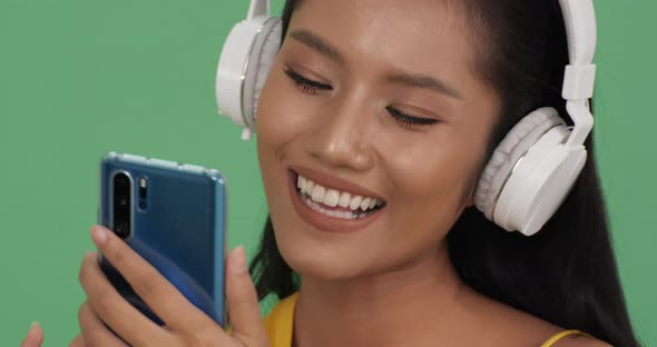 Woman listening music alt