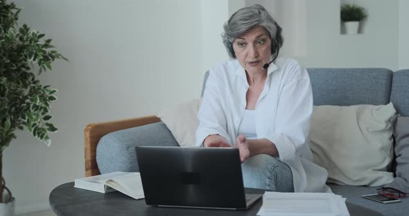 Senior Strict Female Teacher Explains the Rules of Conduct to Pupils and Preschoolers and Teaches alt