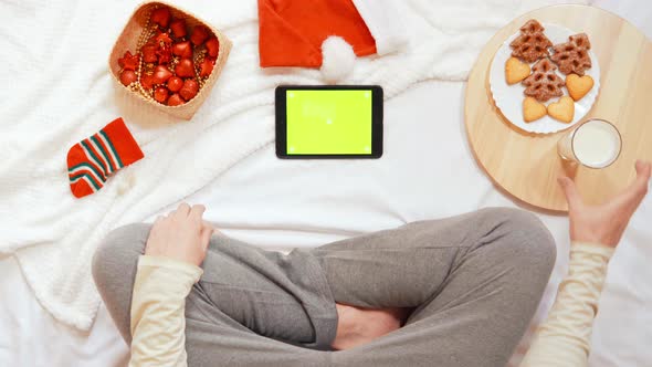 Male Christmas Eve at Home