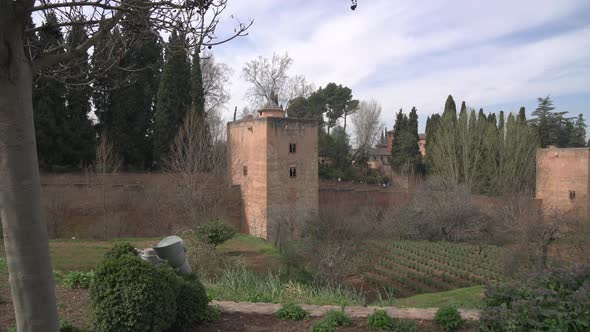 Tower and walls along Alhambra alt