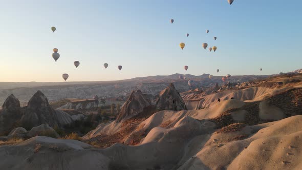 Cappadocia, Turkey : Balloons in the Sky. Aerial View alt