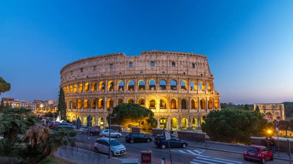 Colosseum Day To Night Timelapse After Sunset, Rome alt