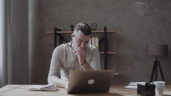 Frustrated young handsome man  alt