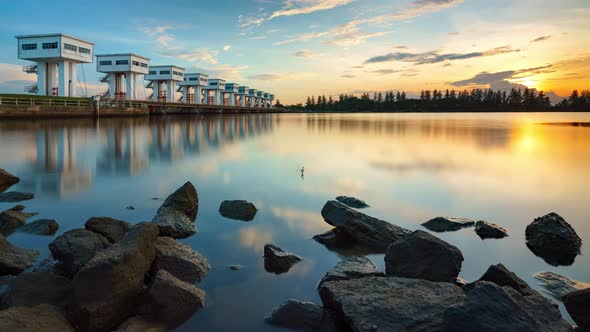 4K Timelapse of Uthokawiphatprasit Watergate, Pak Phanang, Nakhon Si Thammarat, Thailand alt