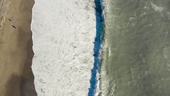 Stormy Waves of the Atlantic Ocean alt