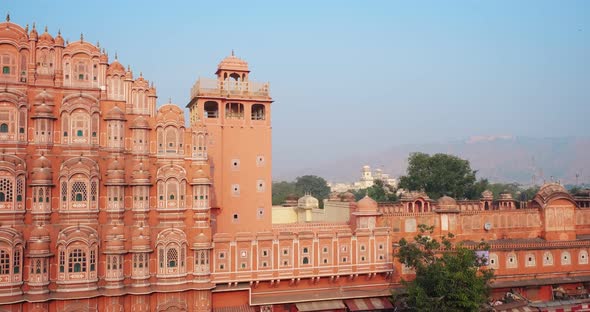 Hawa Mahal Palace of the Winds in Jaipur City, Rajasthan, India. alt