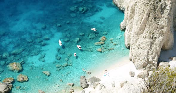 View From Rock of Keri Blue Lagoon with Pleasure Boats From the Top n Zakynthos (Zante) Island in alt
