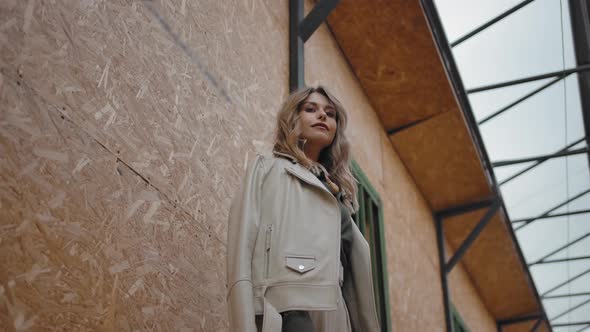 Positive Model Folding Arms in Barn alt