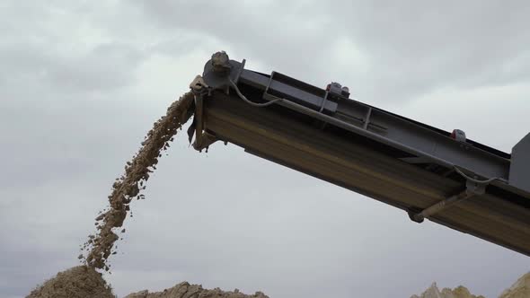 Separation of Sand in Construction Industry. Process Refinement of Sand for Concreting. Low Angle