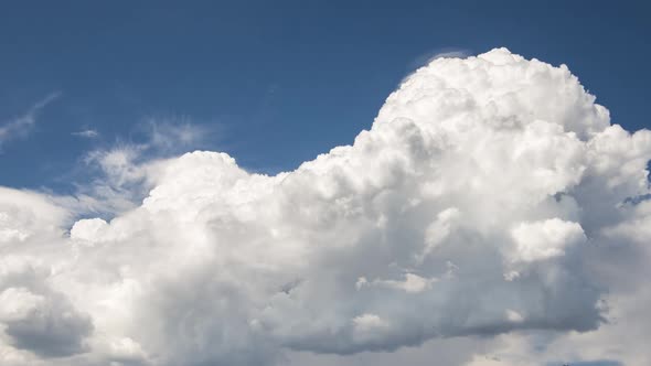 Time lapse of Cumulus attempt to grow into Cumulonimbus clouds alt