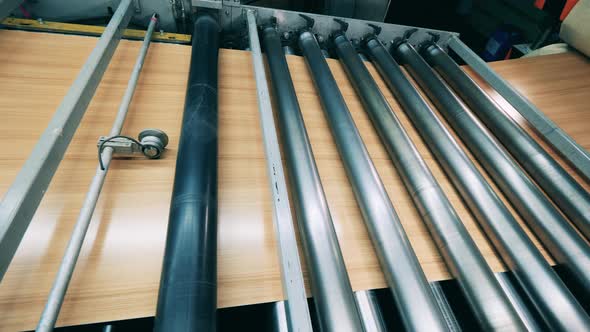 Industrial Rolling Conveyor Releasing Facing Panel alt