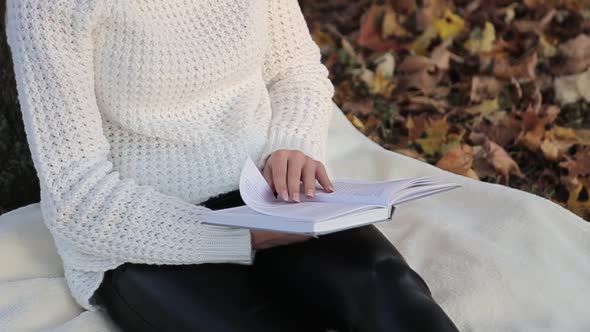 Girl Reading a Book in Park Woman alt