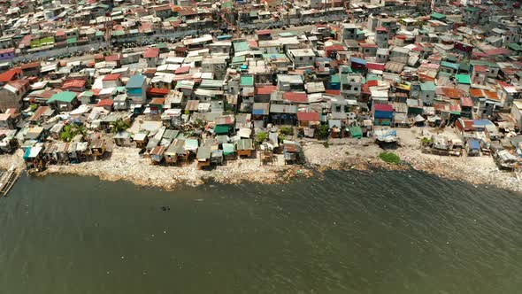 Slums and Poor District of the City of Manila alt