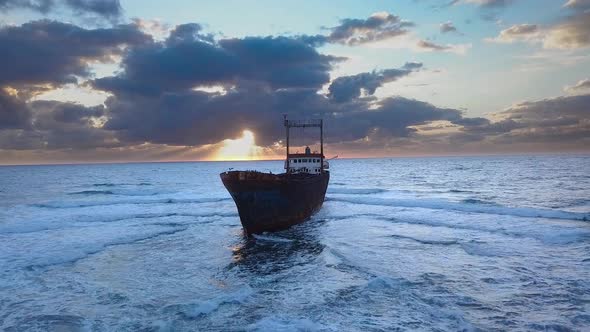 Flight Over the Sea and Ship Aground alt