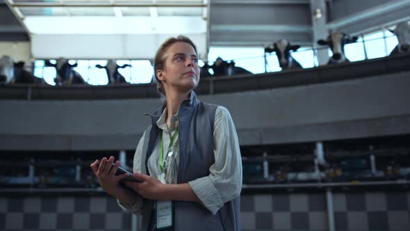 Manager Dairy Farm Checking Production Facility alt