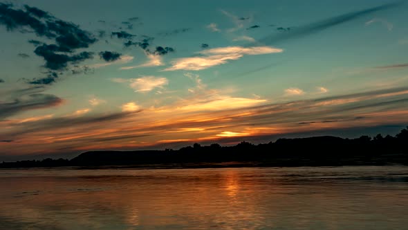 Sunset on the Vistula River. alt