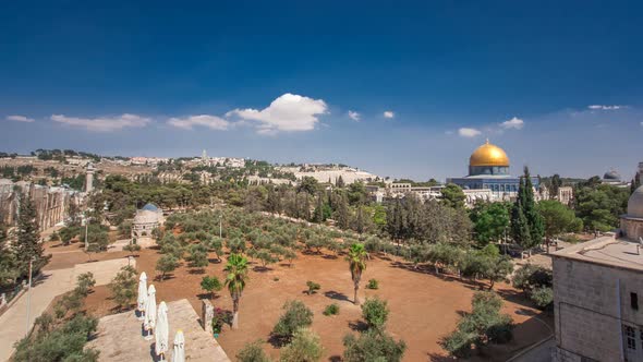 Garden Area Timelapse Hyperlapse and View of the Dome of the Rock in the Historical Center of the alt