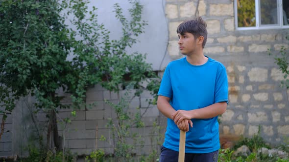 Digging Young Farmer alt