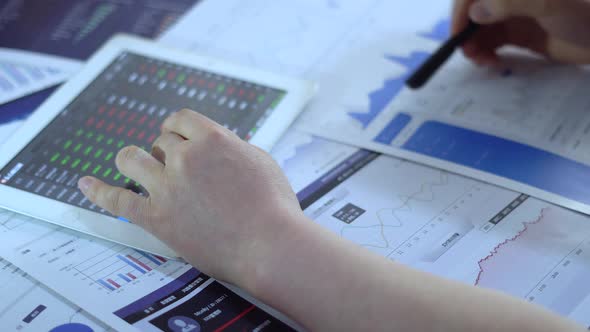 Data Analysis Of Financial Statements Of Stock Brokers And Analysts alt