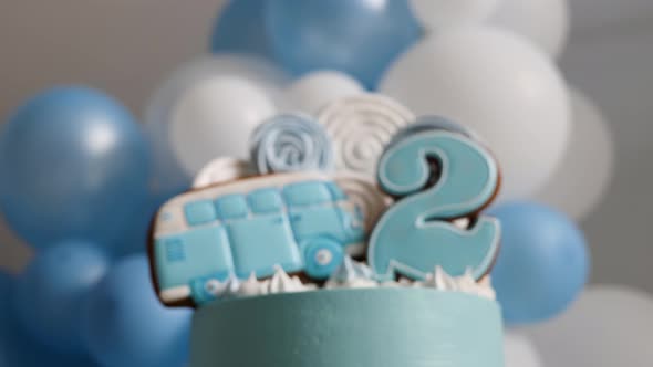 Cake Blue Number Two and the Bus in the Form of Gingerbread alt