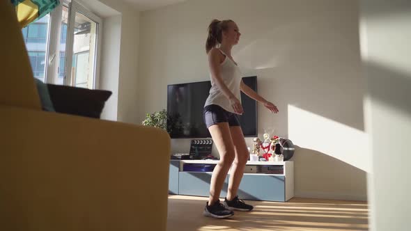 Doing Squats at Home alt