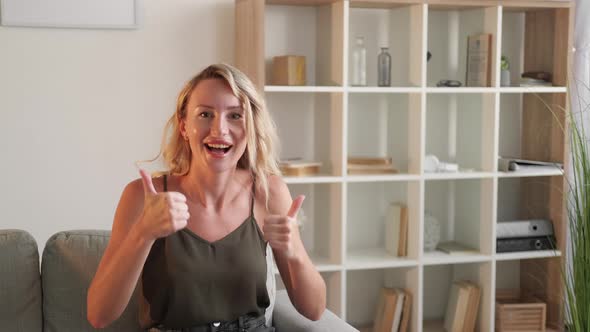 Many Likes Gesturing Woman Approving Joy Pretty alt