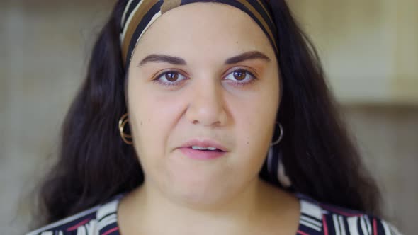 Fat Girl Is Eating alt