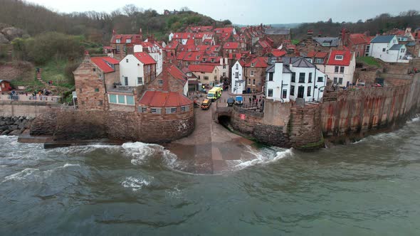 Old Coastguard Station In Robin Hood's Bay, North York Moors National Park In North Yorkshire, Engla alt